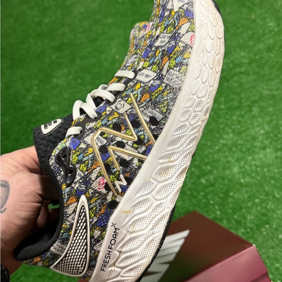 New Balance 1080 fresh foam Black and White Sneakers - Picture 3 of 6